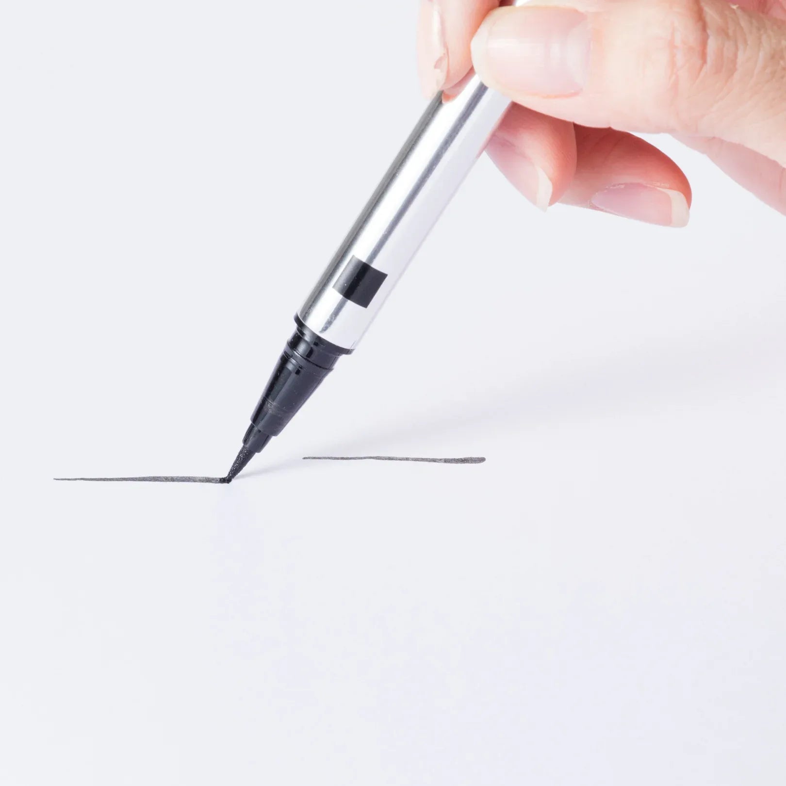 MISSHA Vivid Fix Marker Pen Liner Deep Black 0.6g - ORION XO Exclusive