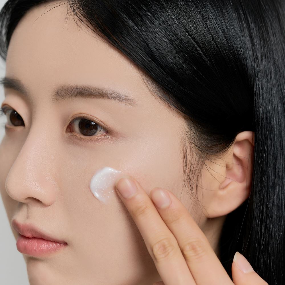 SKIN1004 Madagascar Centella Tone Brightening Capsule Cream 75ml - ORION XO Exclusive