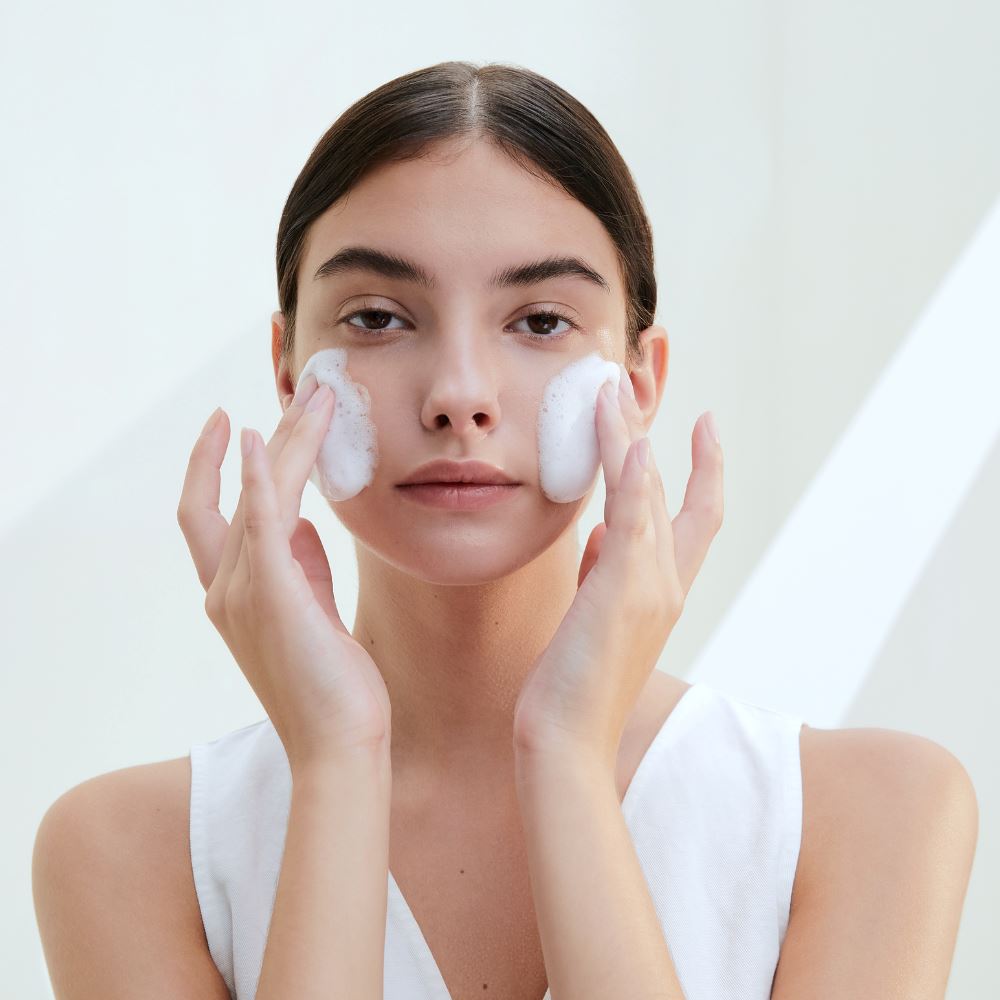 SKIN1004 Madagascar Centella Tone Brightening Cleansing Gel Foam 125ml - ORION XO Exclusive